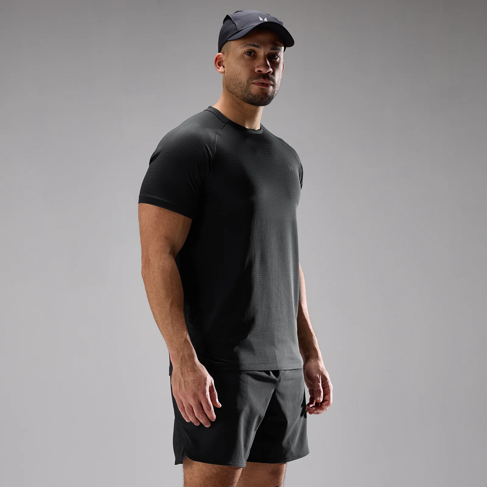 MP Men's Training Ultra Gridded T-Shirt - Black - M Image 1